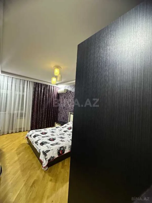Satılır 4 otaqlı mənzil 127 m²