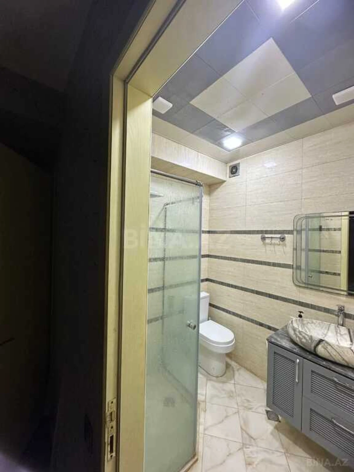 Satılır 4 otaqlı mənzil 127 m²
