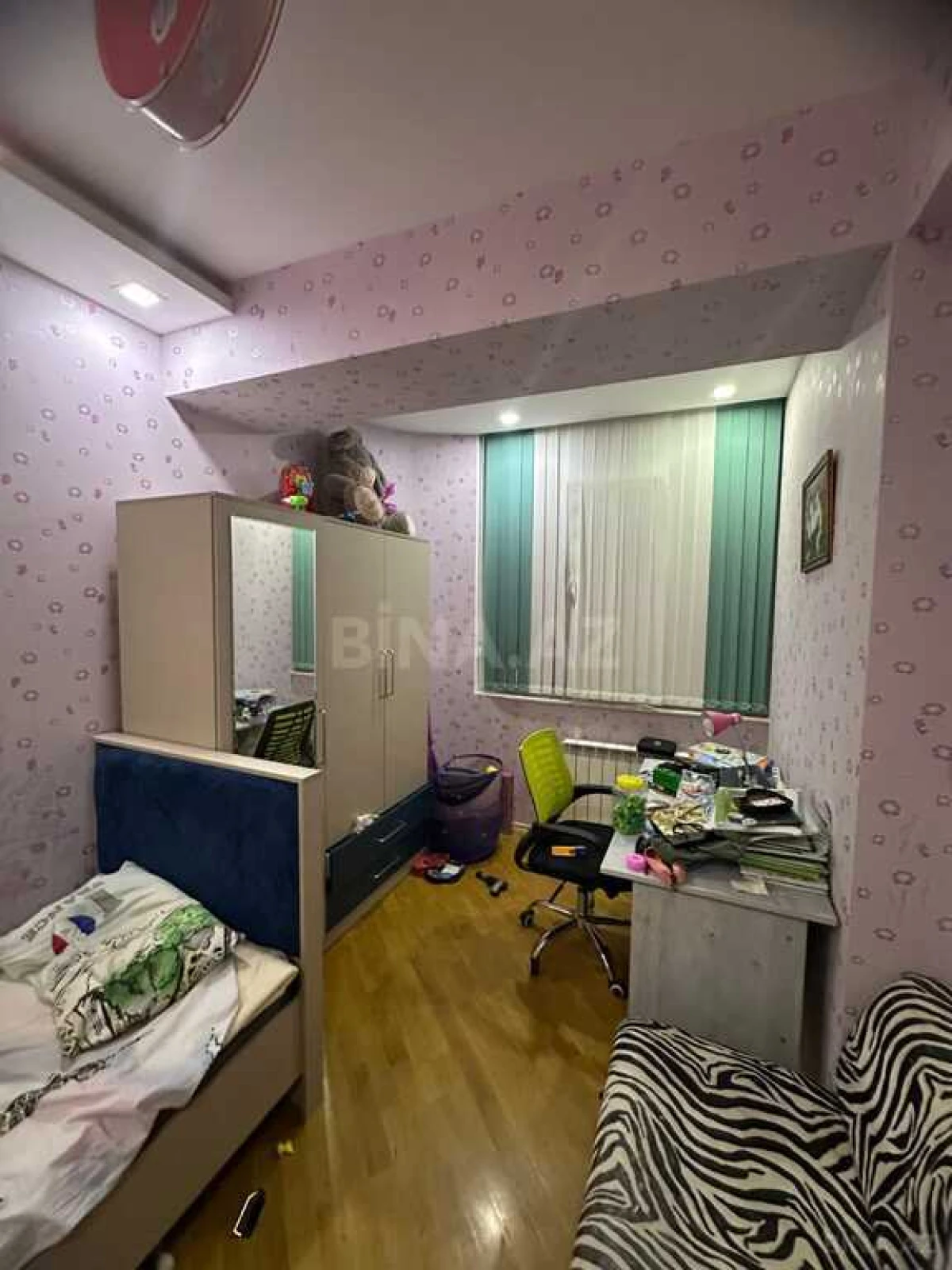 Satılır 4 otaqlı mənzil 127 m²