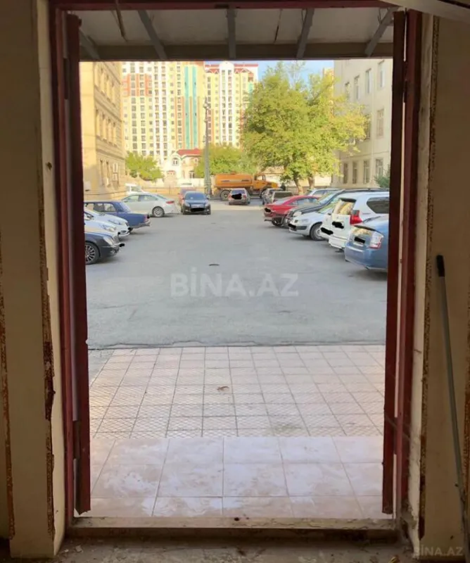 Satılır obyekt 317.6 m²