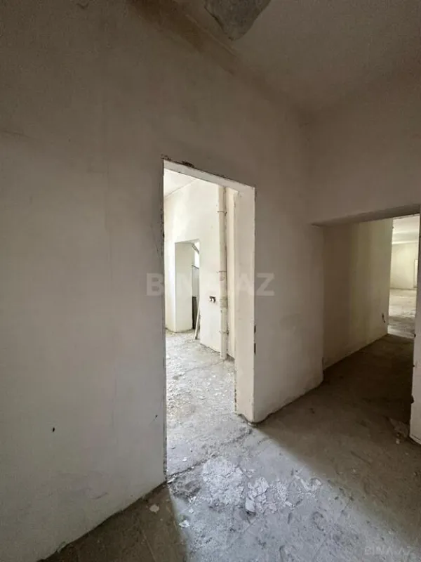 Satılır obyekt 317.6 m²