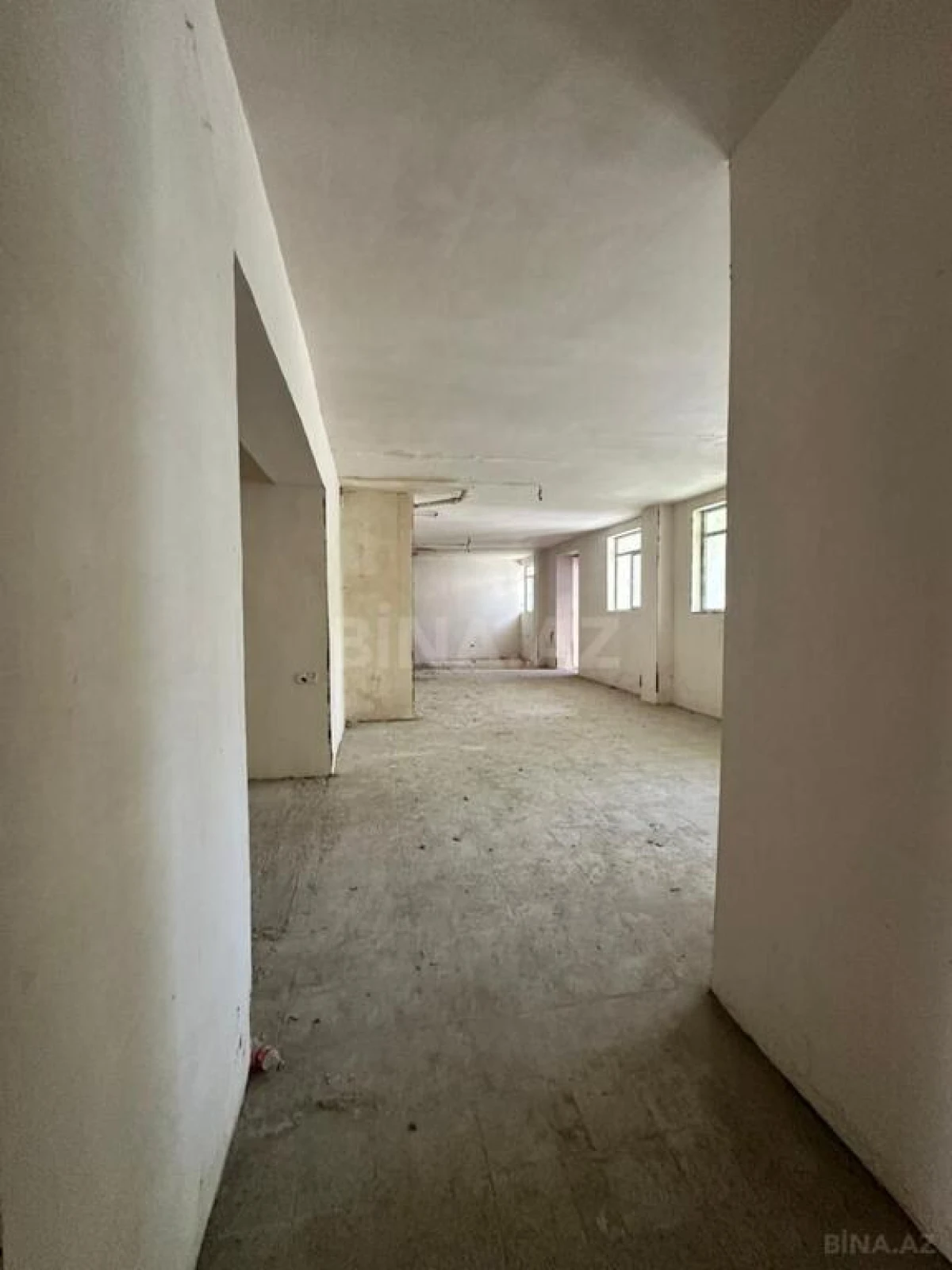 Satılır obyekt 317.6 m²