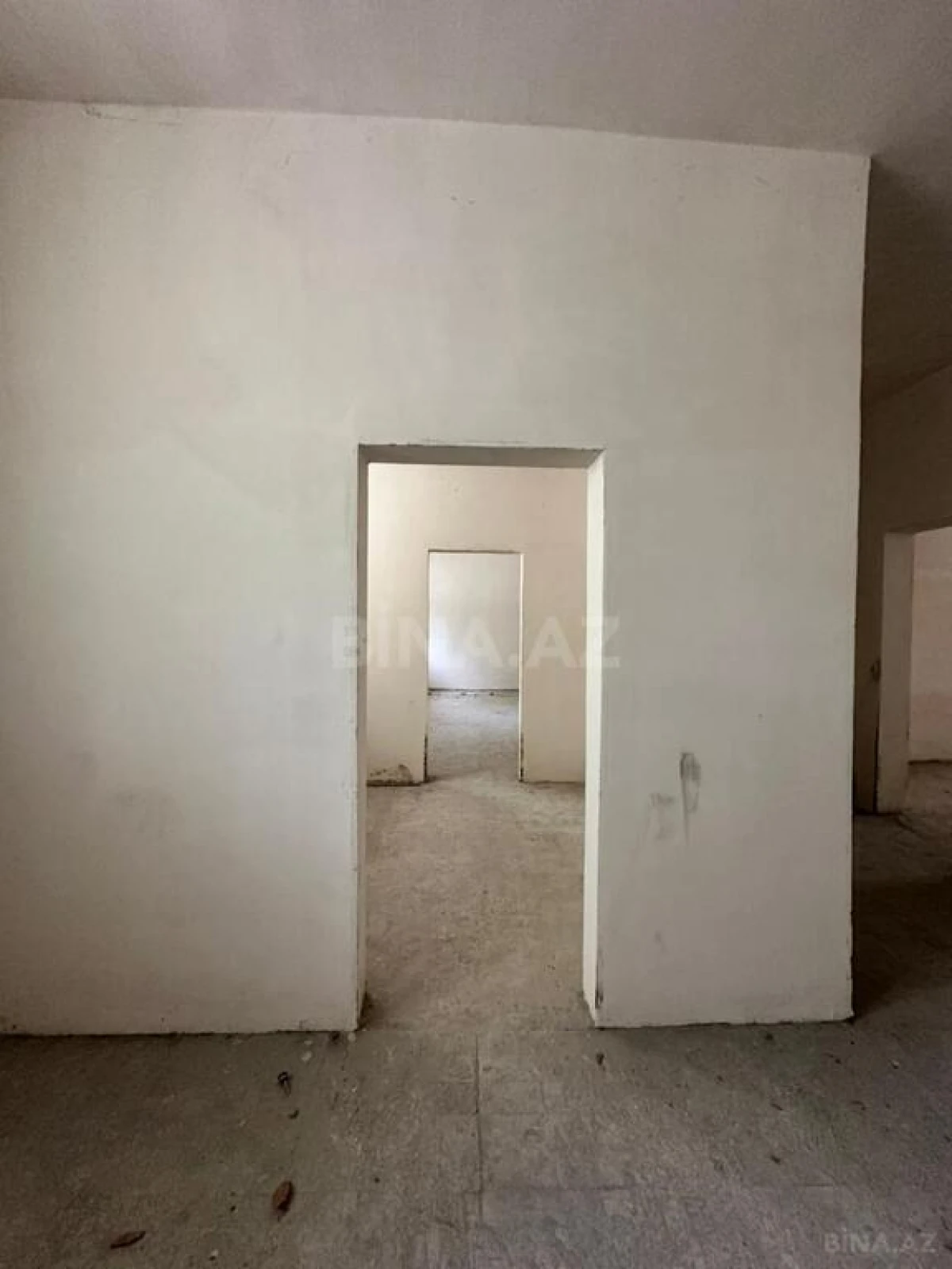 Satılır obyekt 317.6 m²