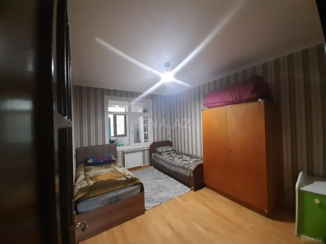 Satılır 4 otaqlı mənzil 105 m²