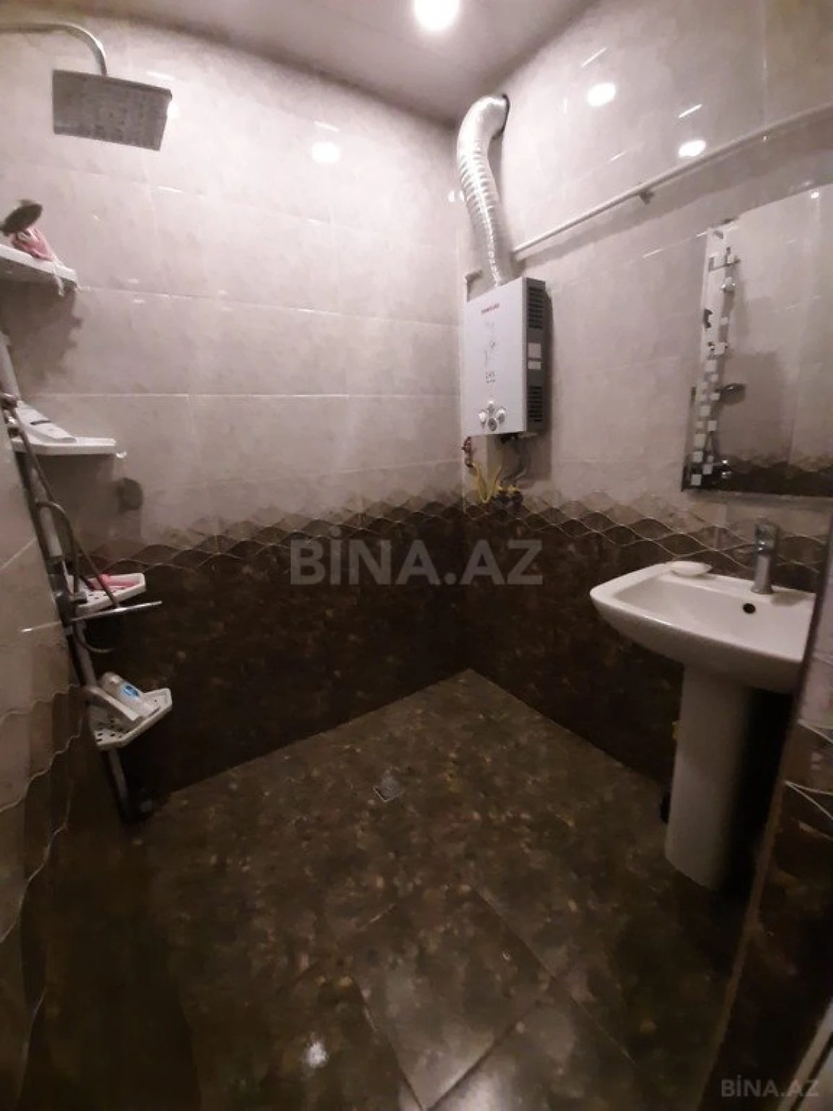 Satılır 4 otaqlı mənzil 105 m²