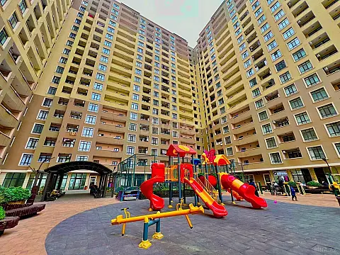 Satılır 3 otaqlı mənzil 100 m² — Bakı, İnşaatçılar 3 otaq 100.00 m²