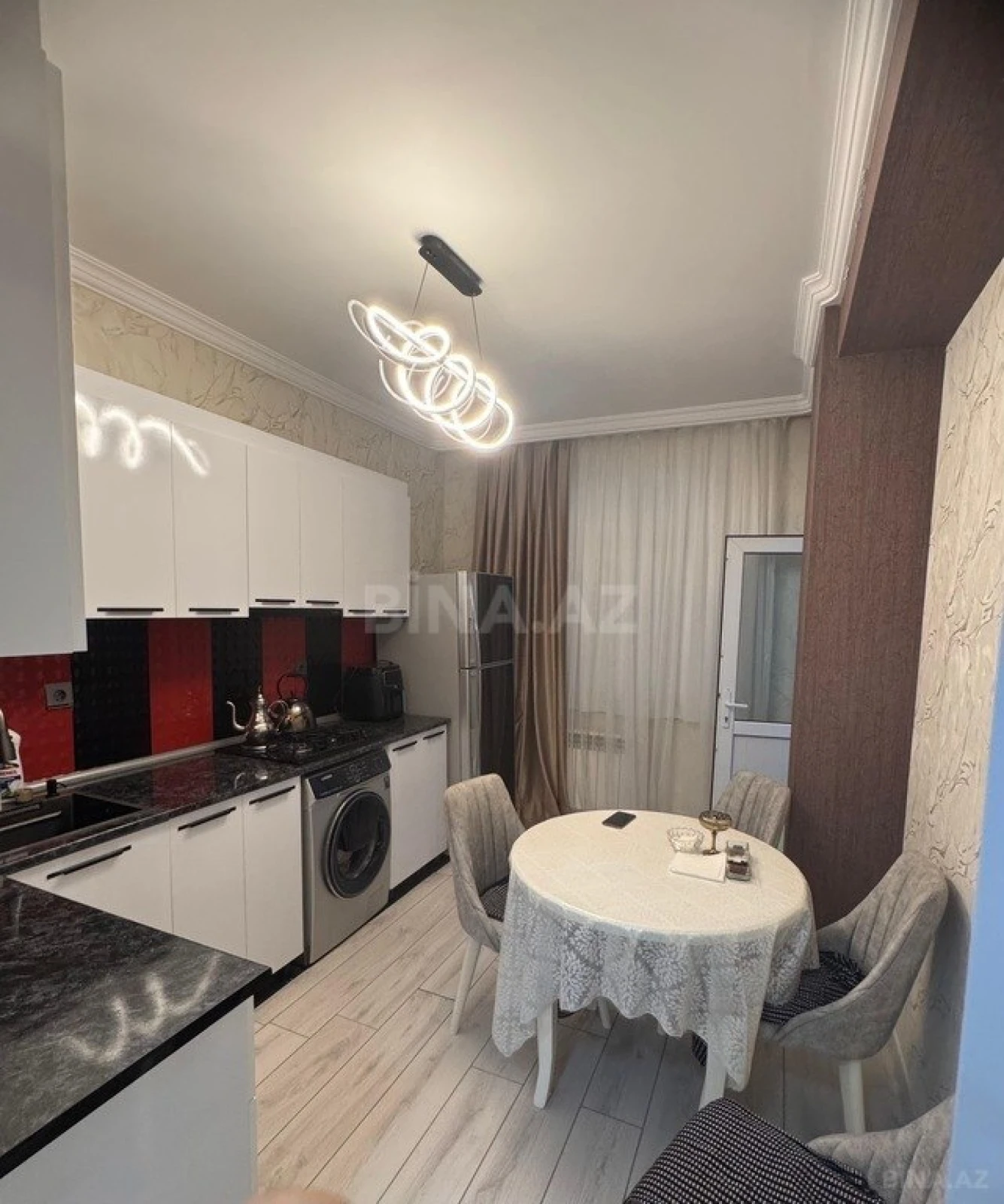 Satılır 2 otaqlı mənzil 74 m²