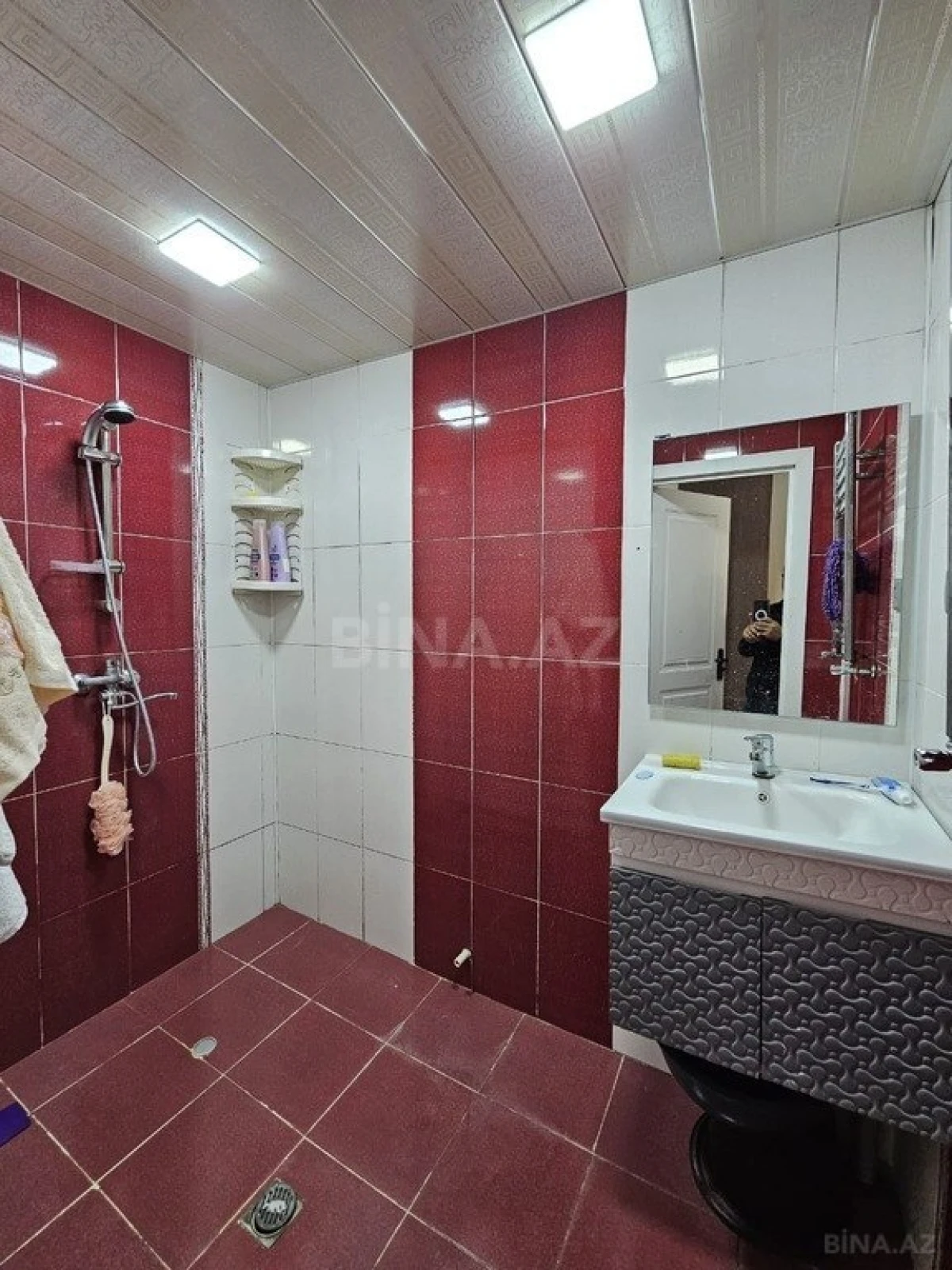 Satılır 2 otaqlı mənzil 74 m²