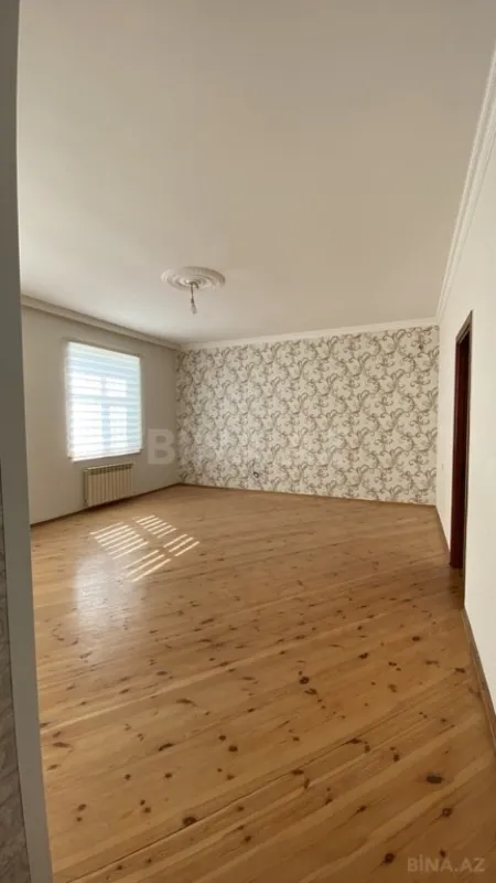 Satılır 6 otaqlı həyət evi 246.7 m²