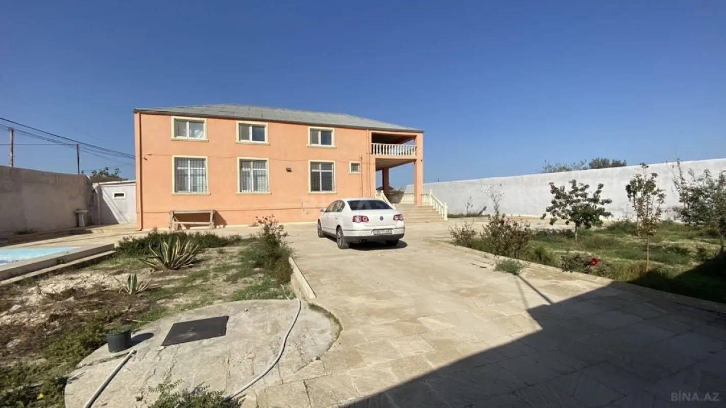 Satılır 6 otaqlı həyət evi 246.7 m²