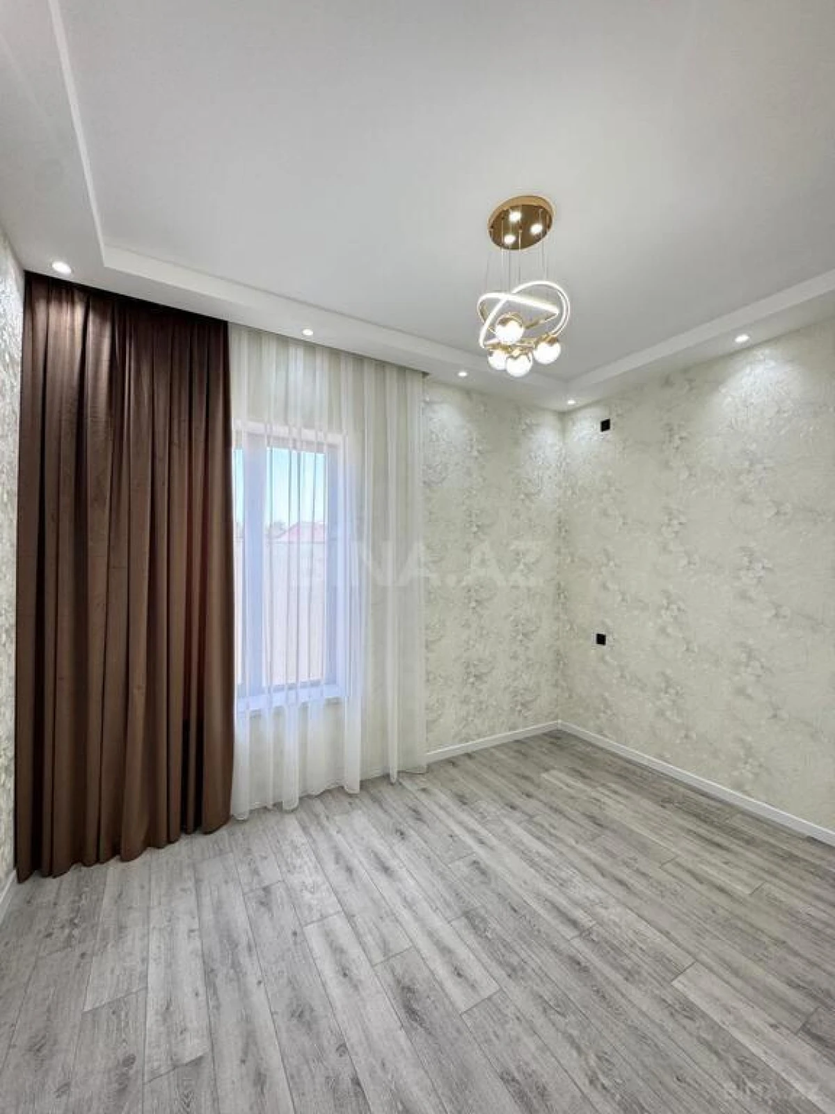 Satılır 4 otaqlı həyət evi 160 m²