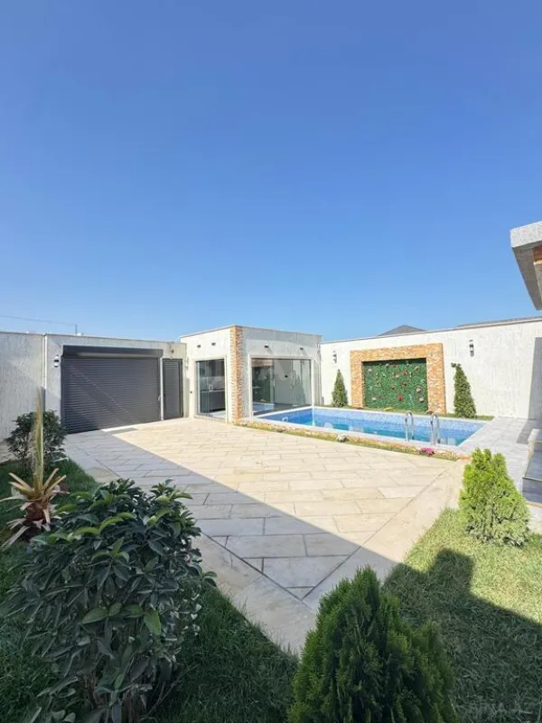 Satılır 4 otaqlı həyət evi 160 m²
