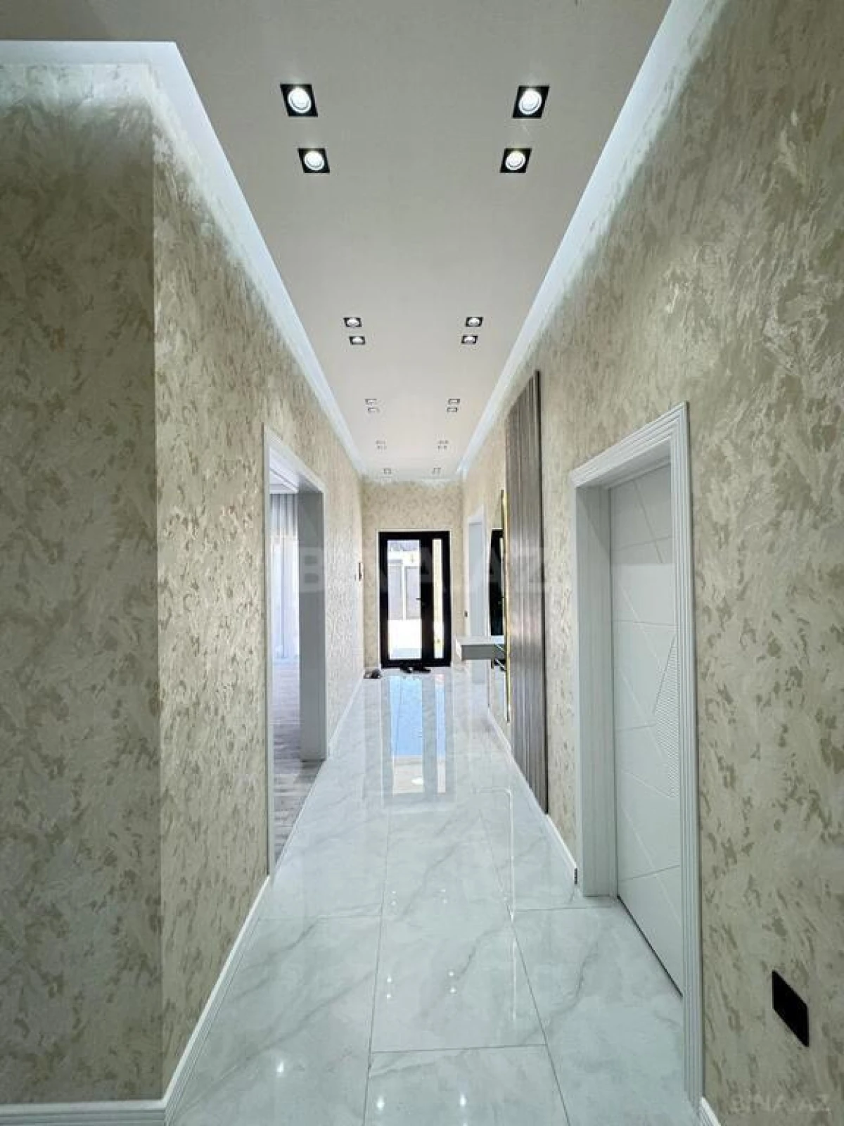 Satılır 4 otaqlı həyət evi 160 m²