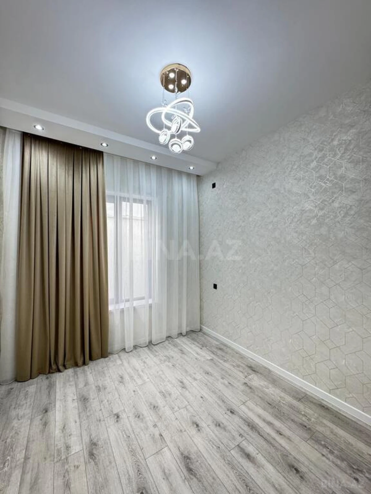 Satılır 4 otaqlı həyət evi 160 m²