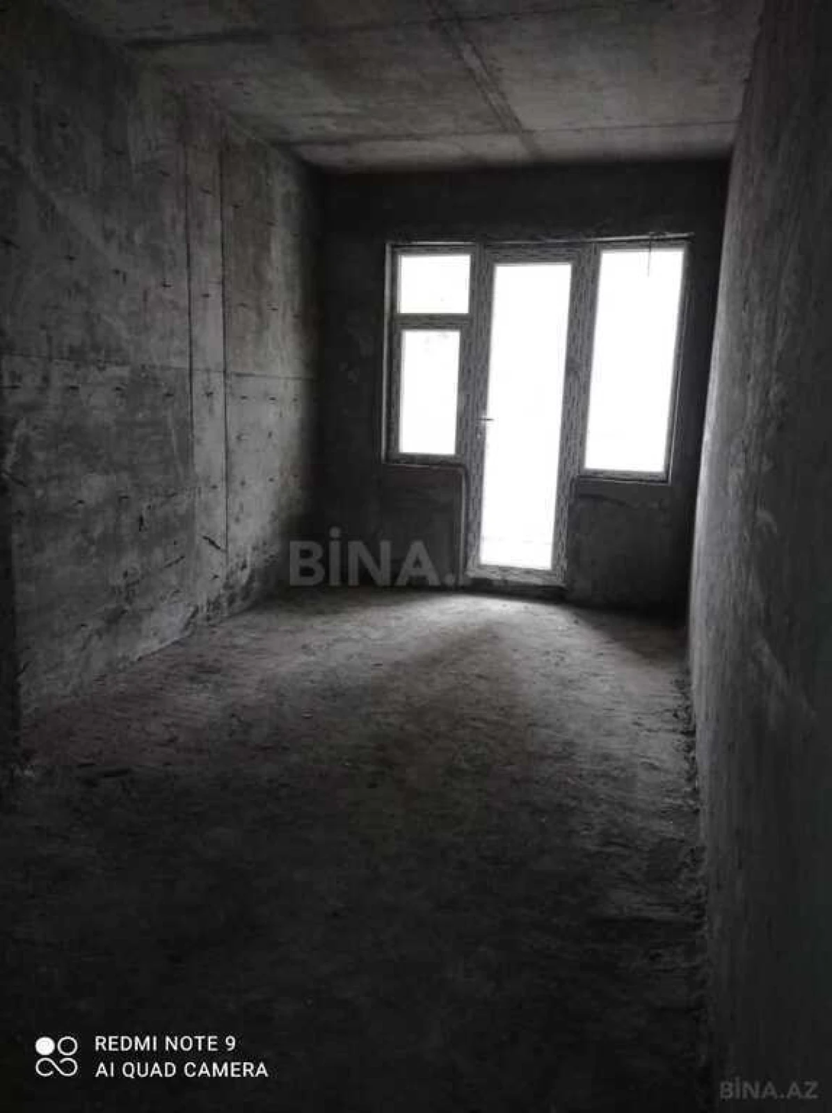 Satılır 3 otaqlı mənzil 110 m²