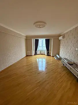 Satılır 3 otaqlı mənzil 137 m²