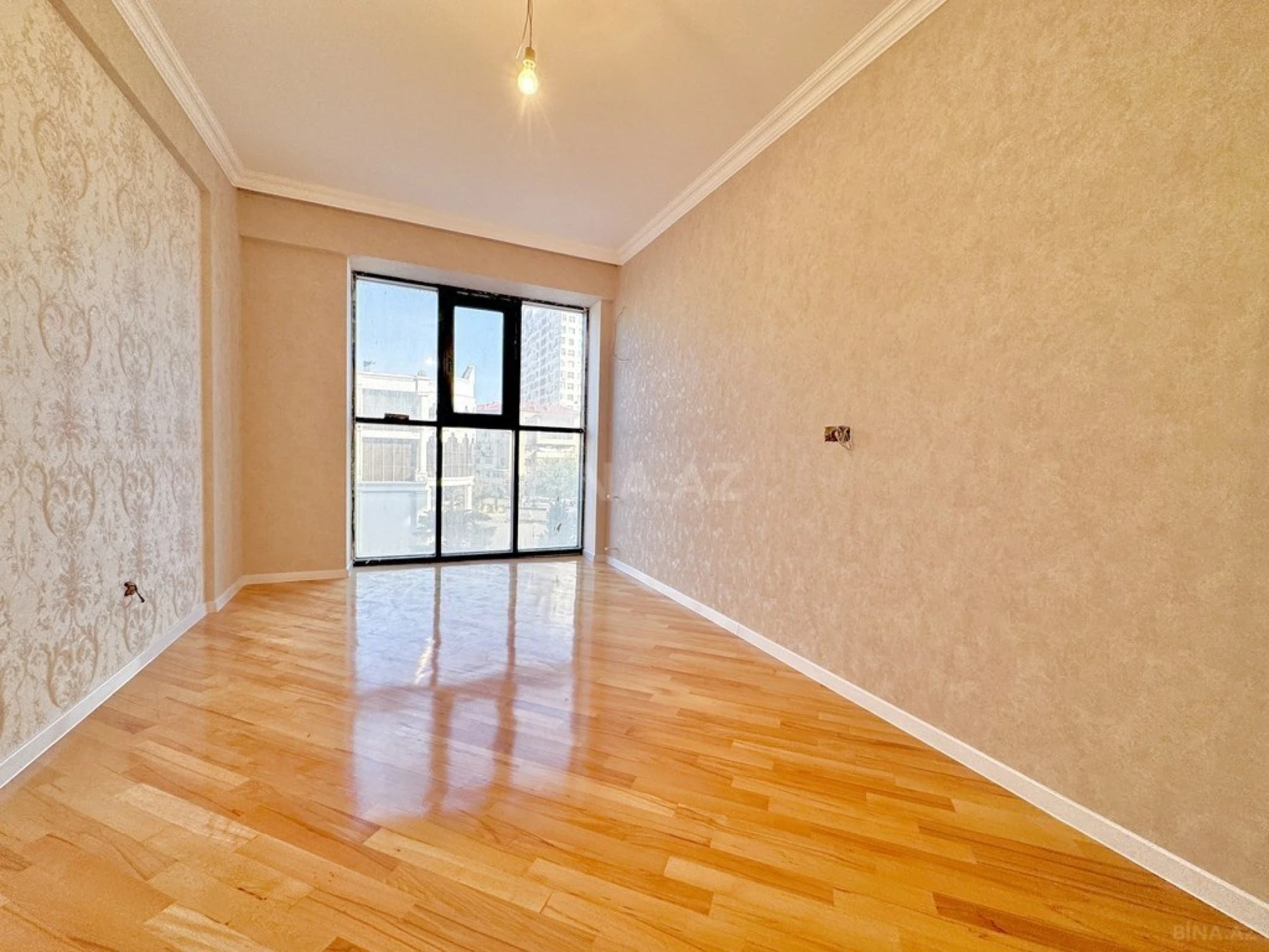Satılır 2 otaqlı mənzil 90 m²
