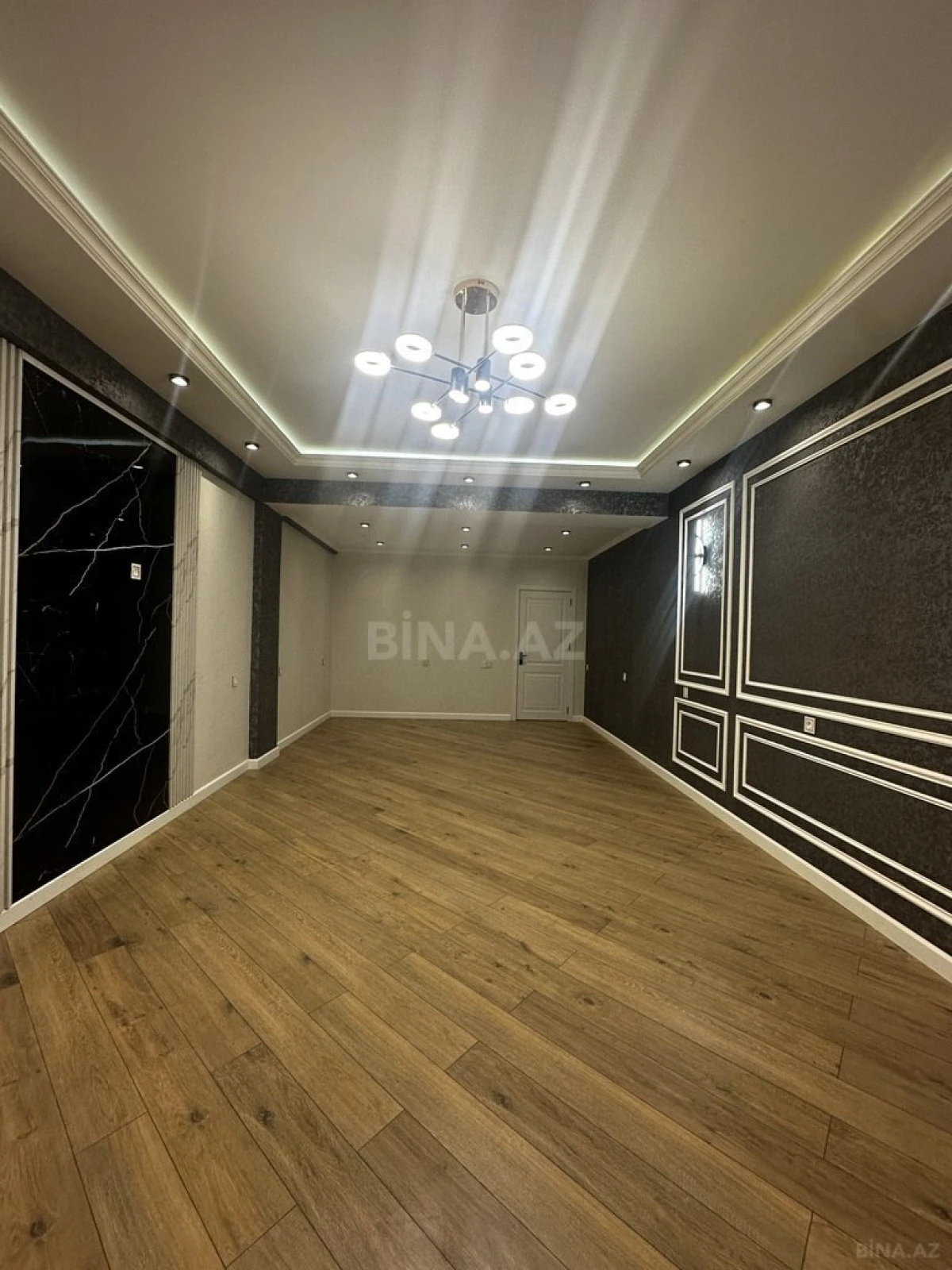 Satılır 5 otaqlı mənzil 155 m²