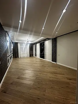 Satılır 5 otaqlı mənzil 155 m²