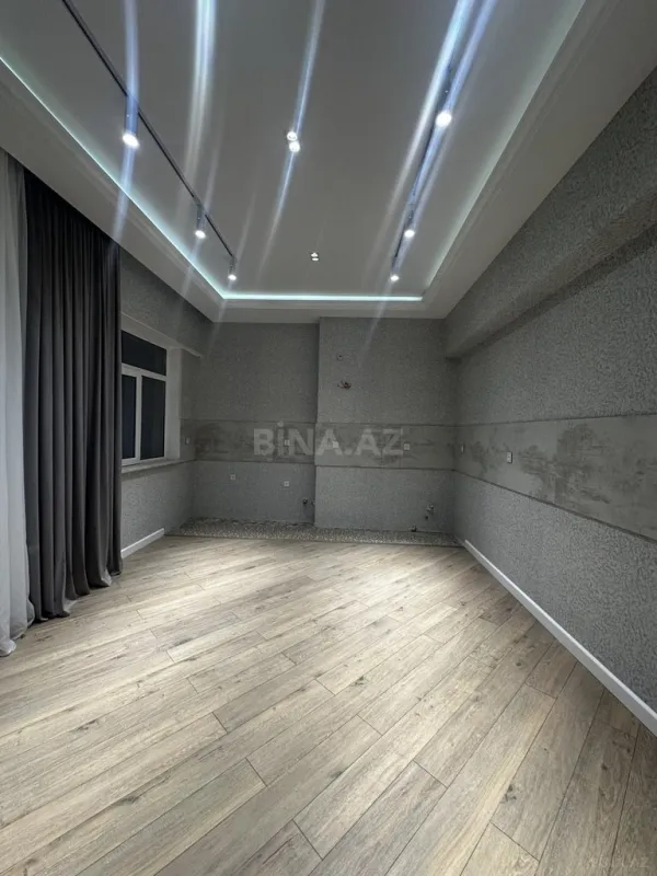 Satılır 5 otaqlı mənzil 155 m²