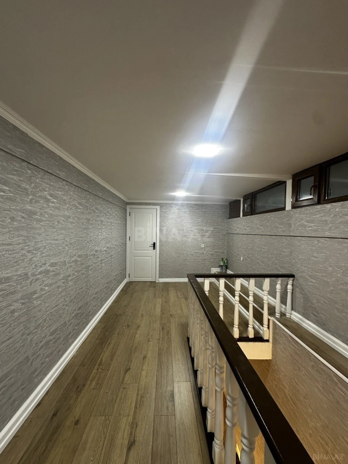 Satılır 5 otaqlı mənzil 155 m²