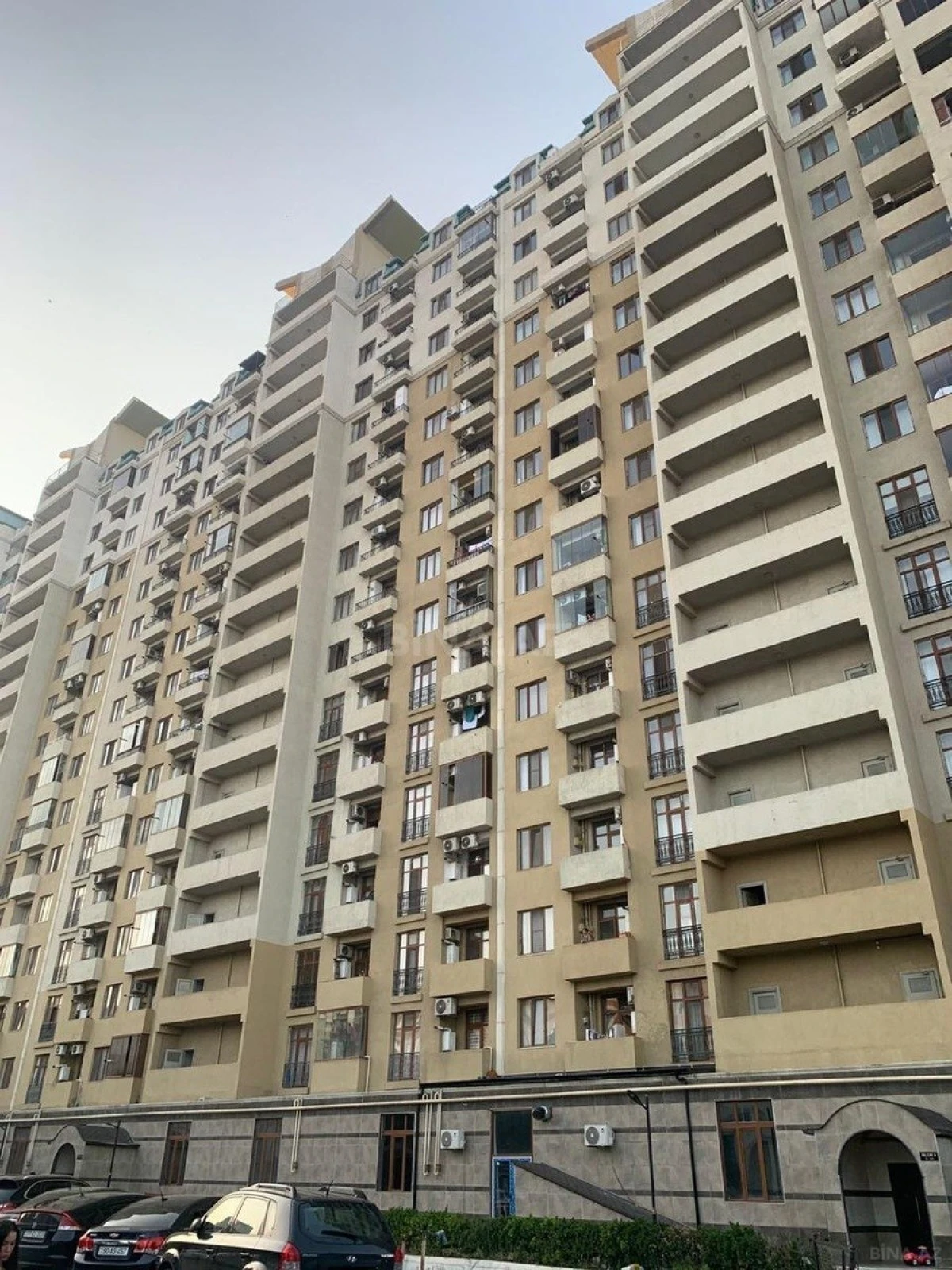 Satılır 3 otaqlı mənzil 110 m²