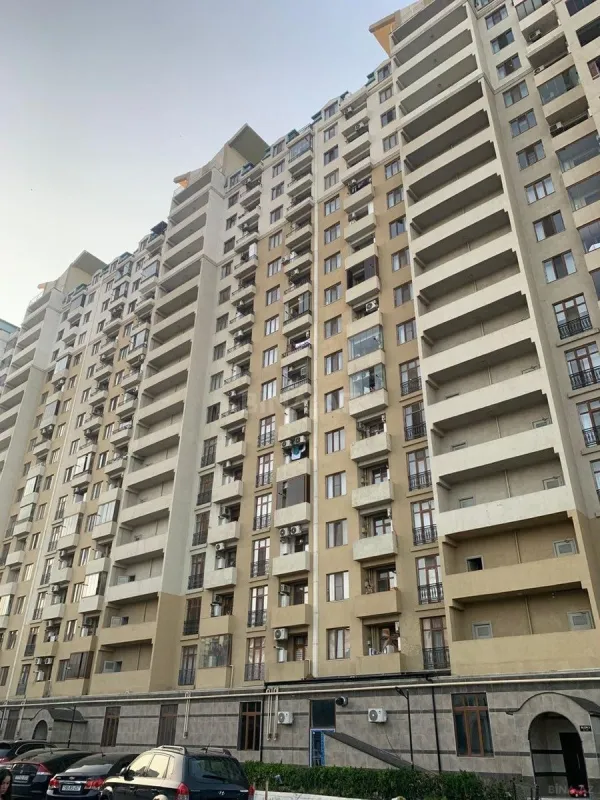 Satılır 3 otaqlı mənzil 110 m²