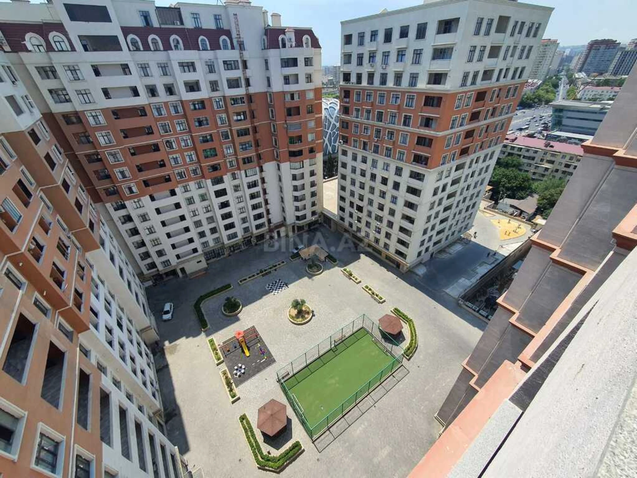 Kirayə verilir 3 otaqlı mənzil 120 m²