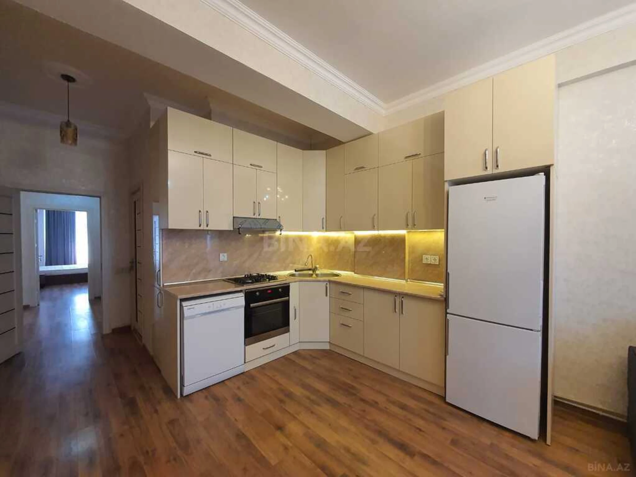 Kirayə verilir 3 otaqlı mənzil 120 m²