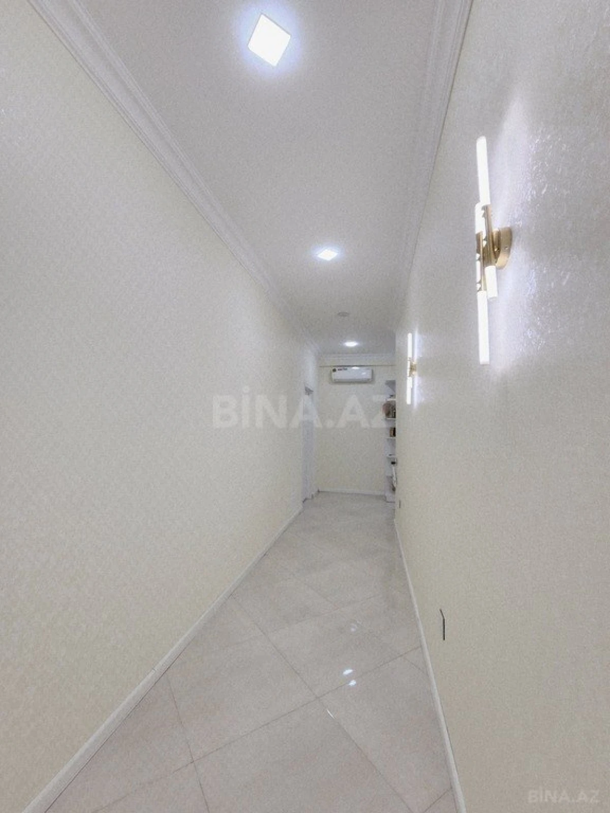 Satılır 3 otaqlı mənzil 110 m²