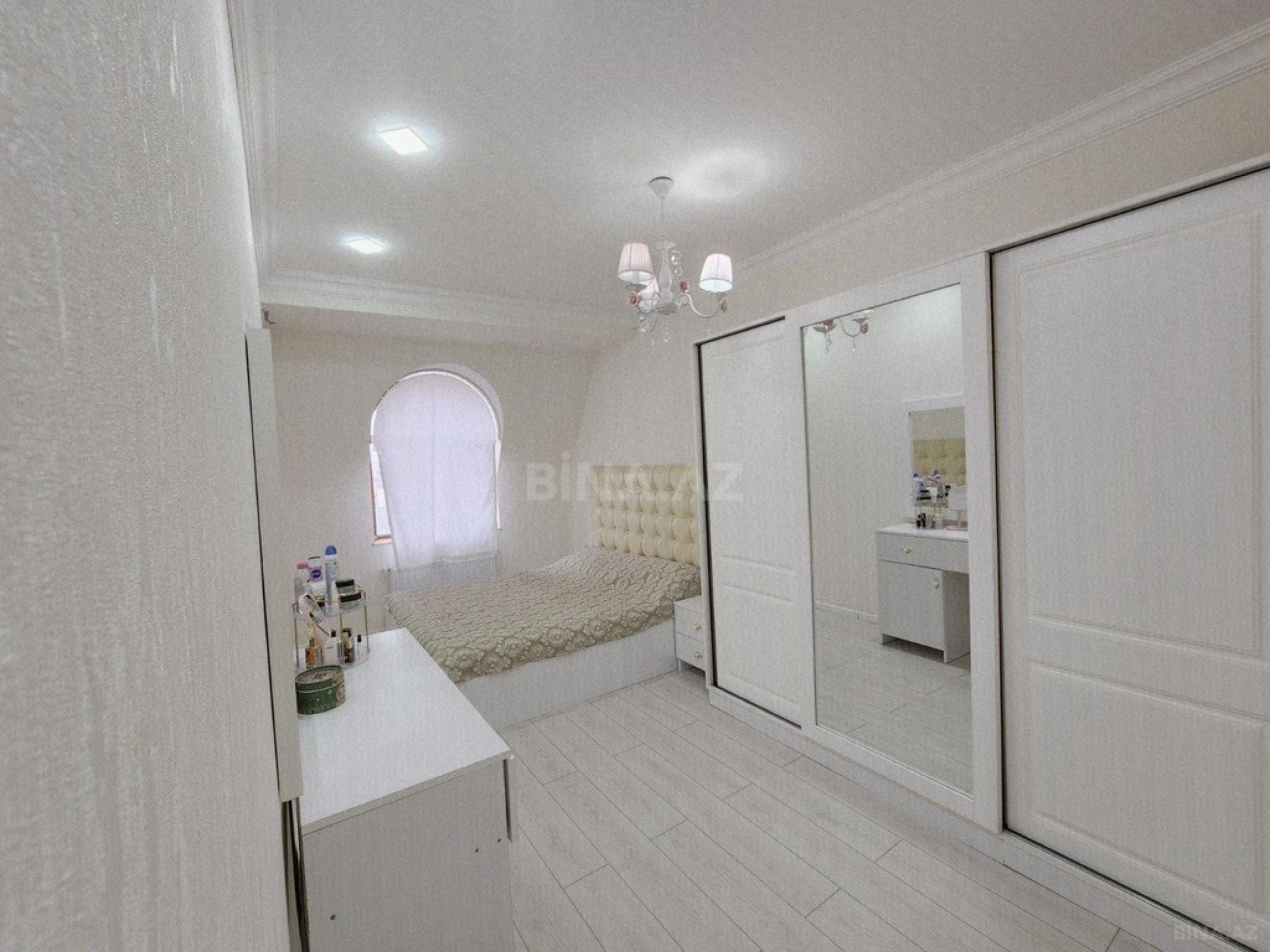 Satılır 3 otaqlı mənzil 110 m²