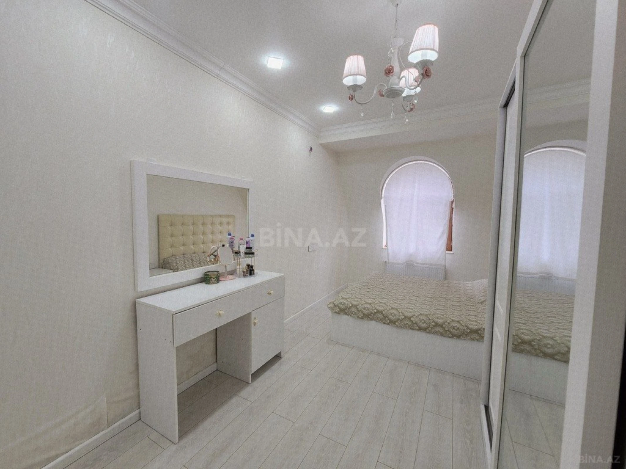 Satılır 3 otaqlı mənzil 110 m²