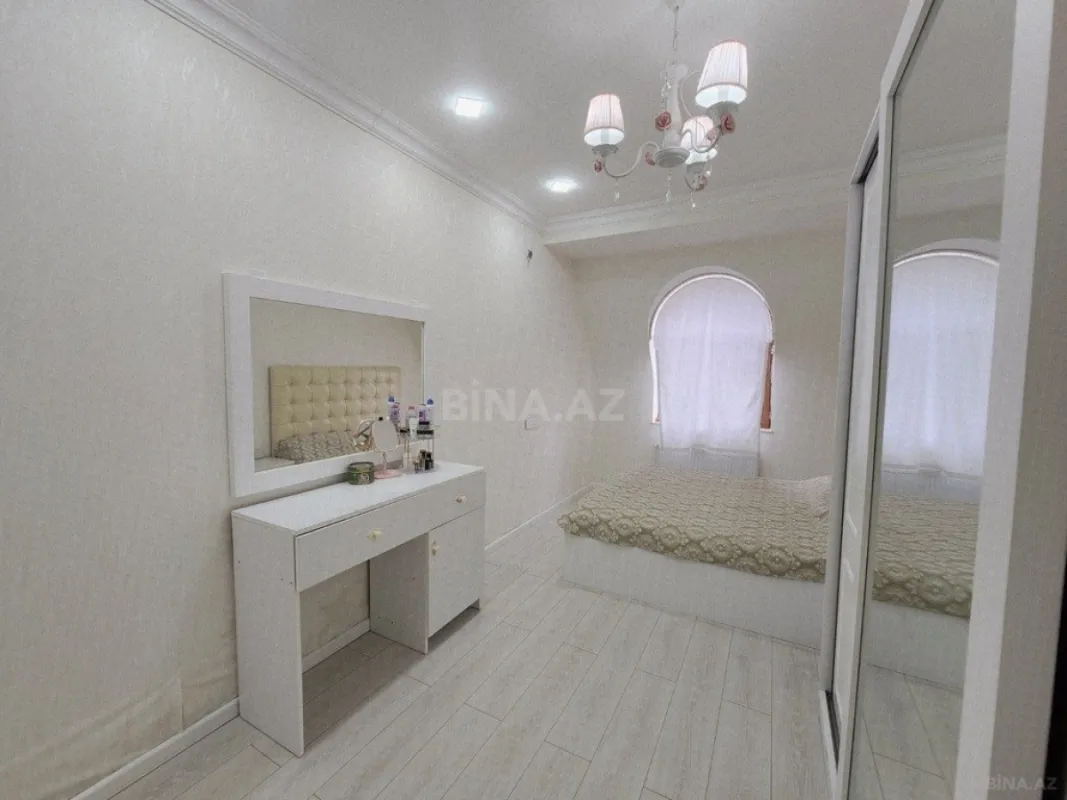 Satılır 3 otaqlı mənzil 110 m²
