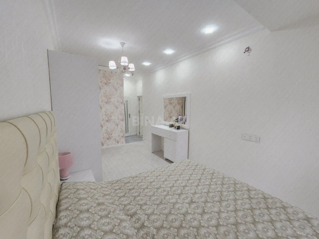 Satılır 3 otaqlı mənzil 110 m²