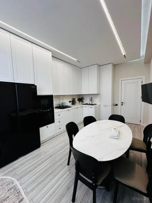 Satılır 3 otaqlı mənzil 110.5 m²