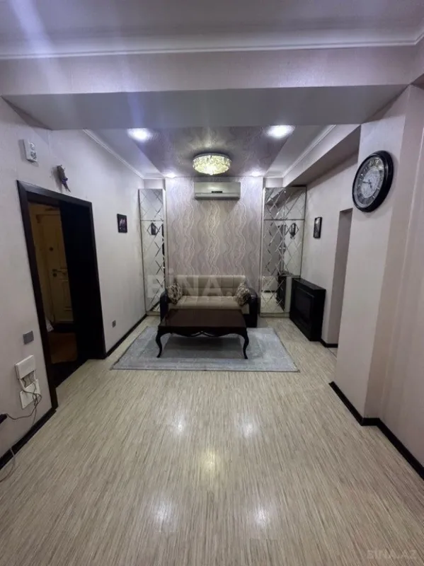 Satılır 2 otaqlı mənzil 68 m²