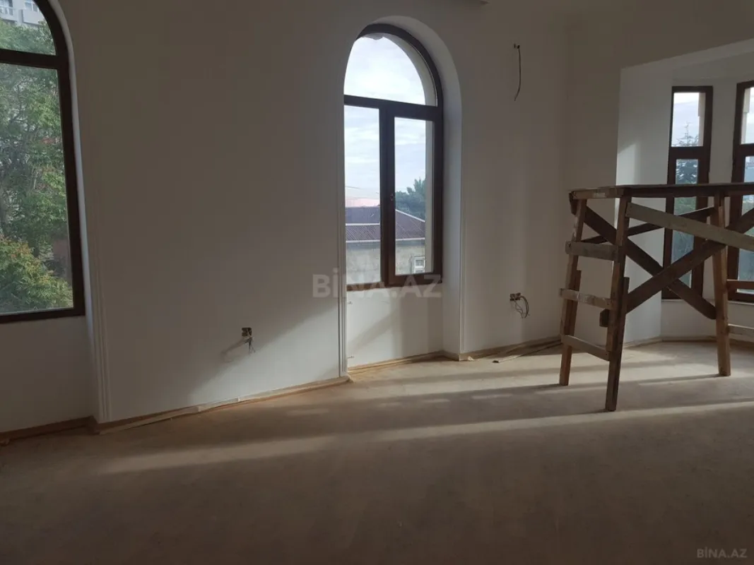 Kirayə verilir 14 otaqlı ofis 900 m²