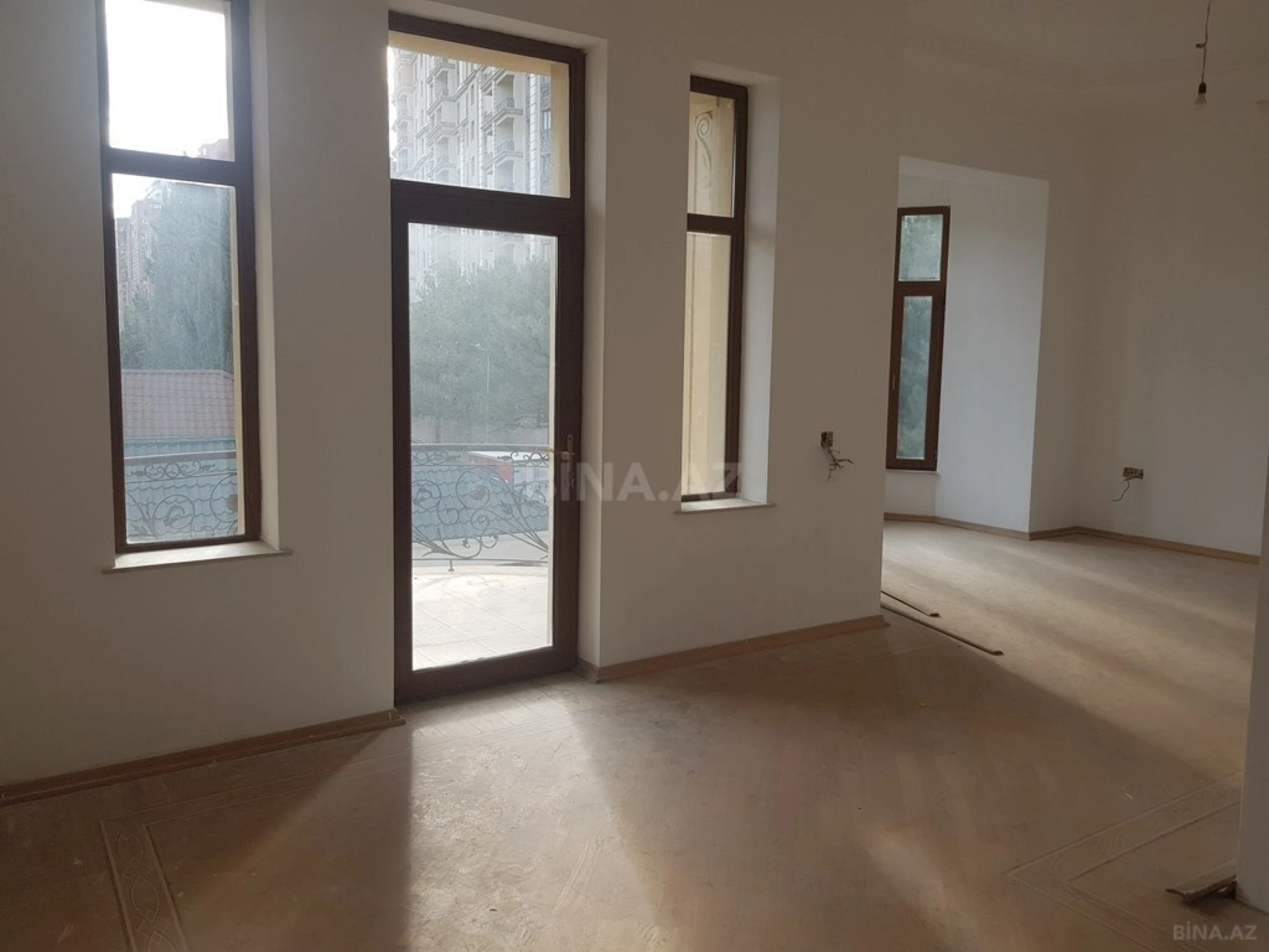 Kirayə verilir 14 otaqlı ofis 900 m²