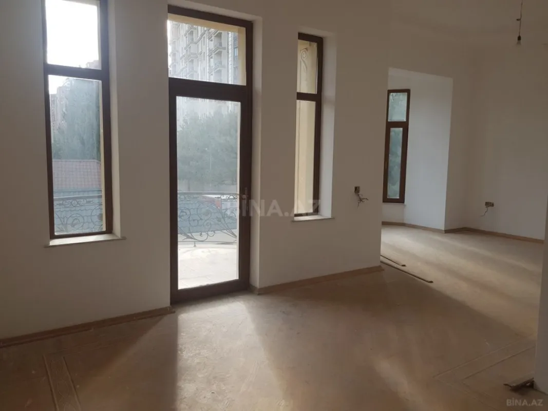 Kirayə verilir 14 otaqlı ofis 900 m²