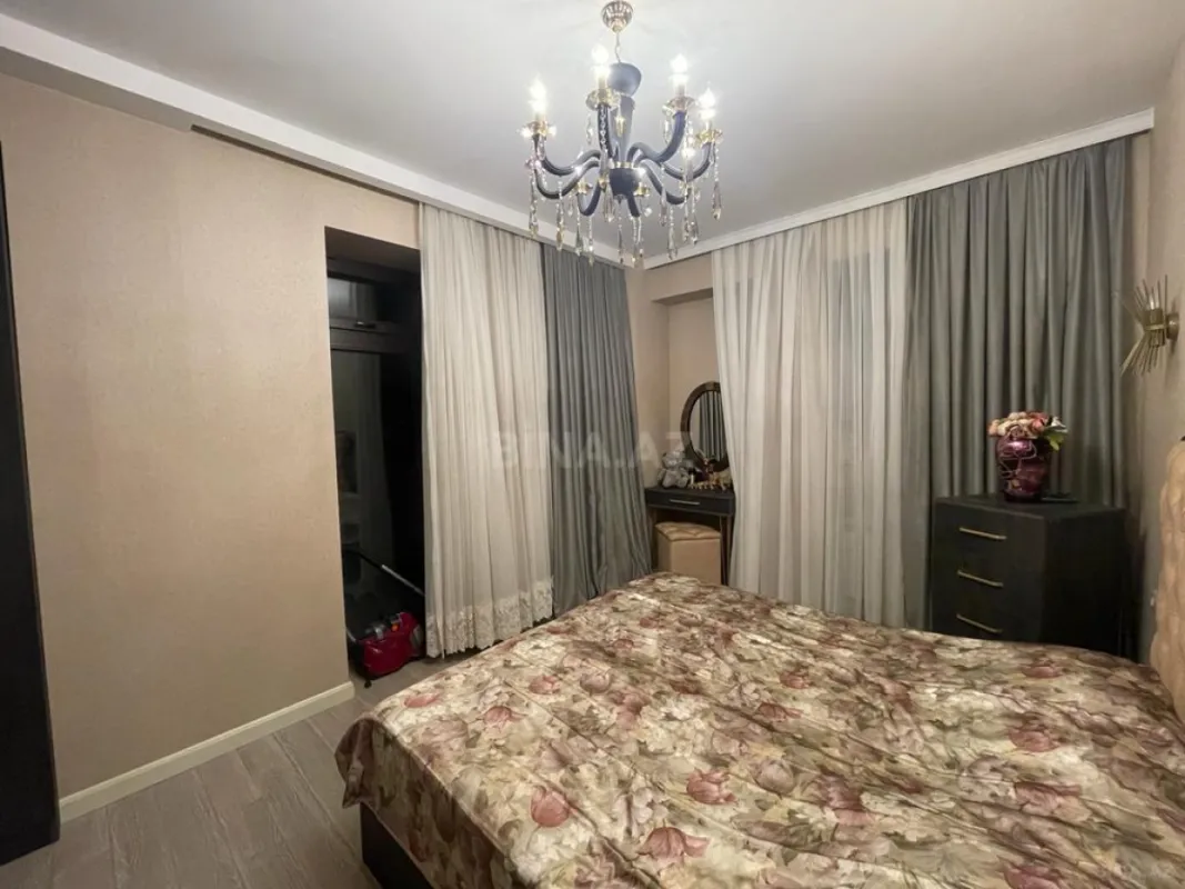 Kirayə verilir 3 otaqlı mənzil 148 m²