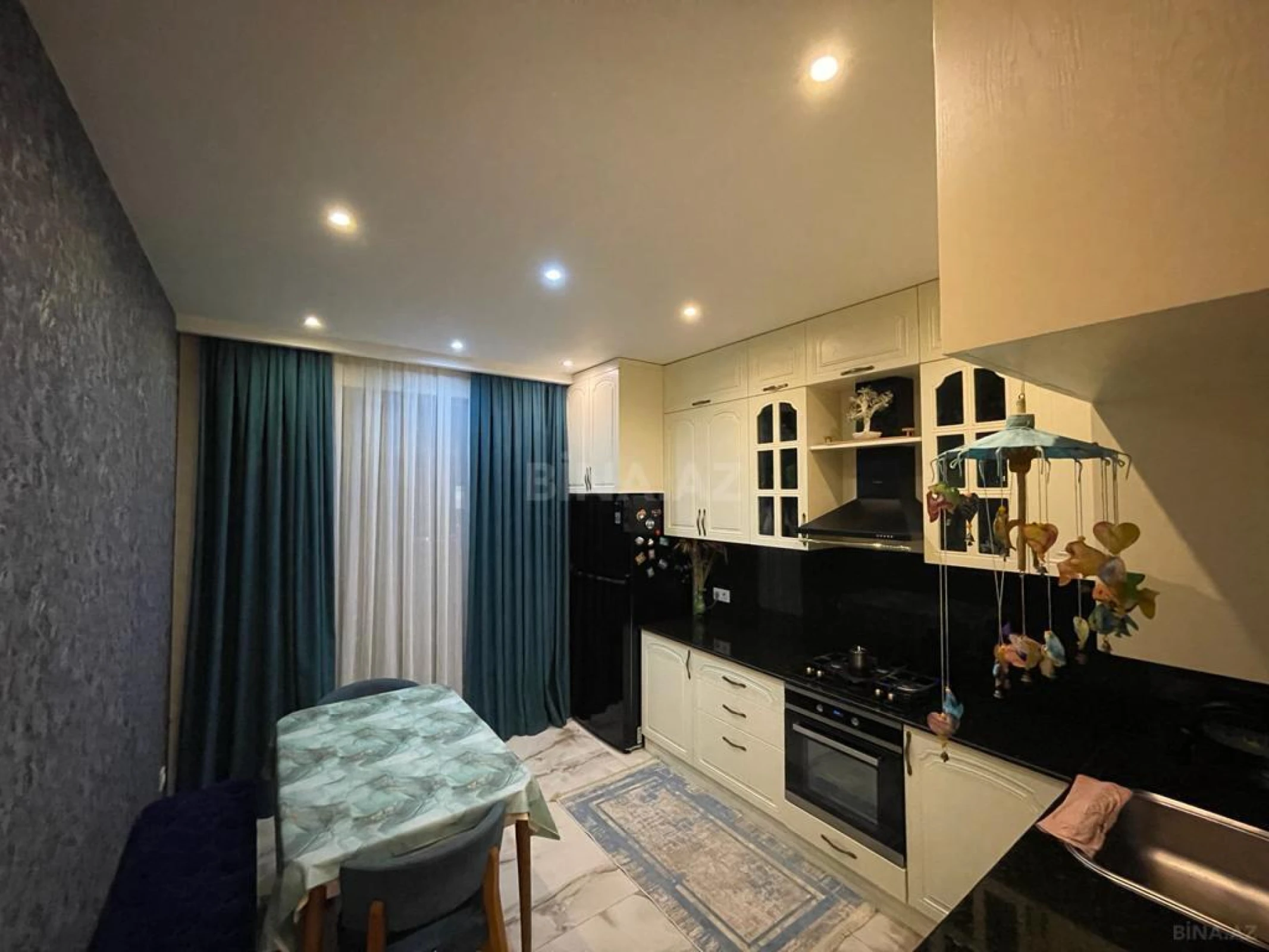 Kirayə verilir 3 otaqlı mənzil 148 m²