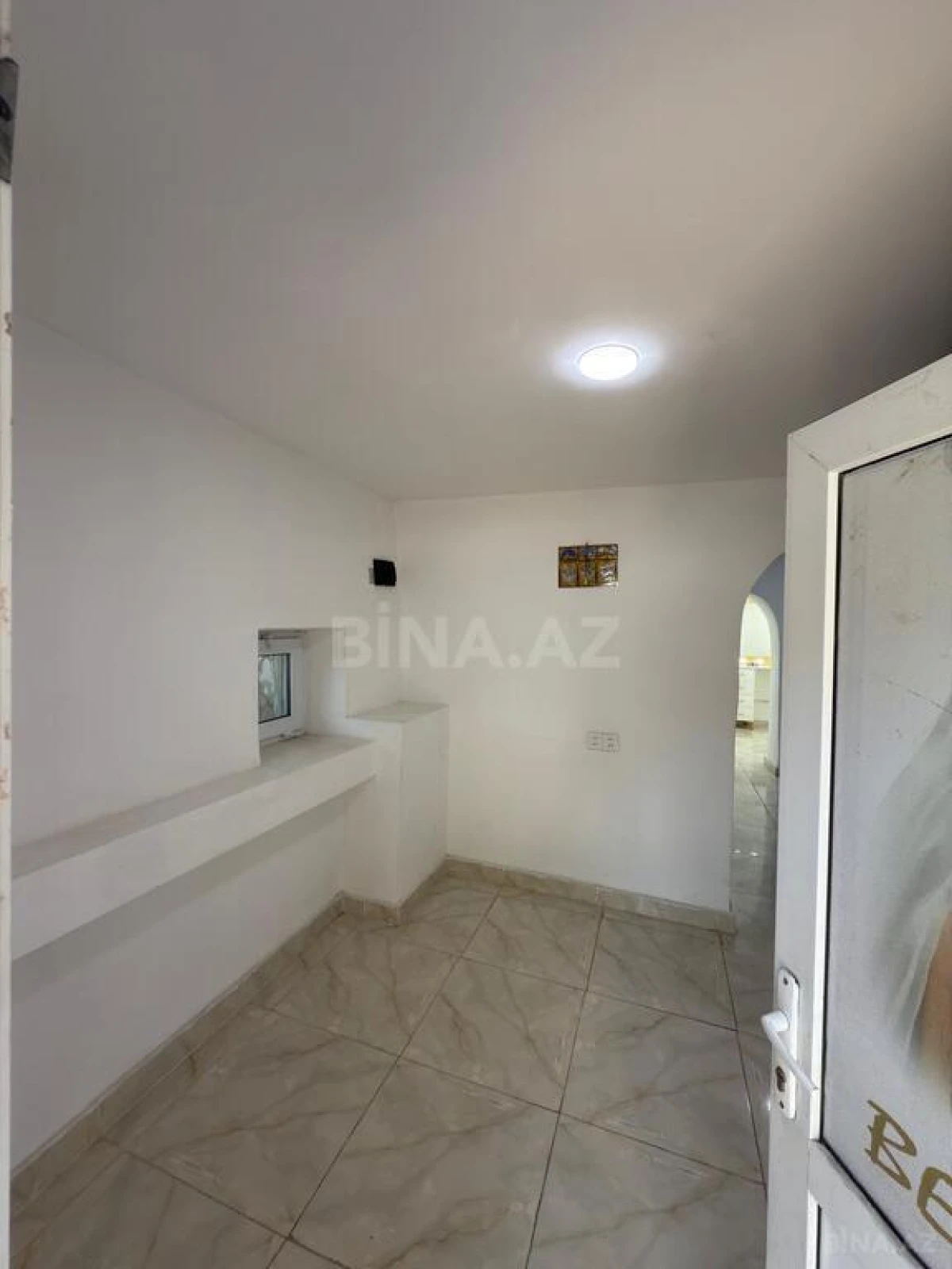 Satılır obyekt 42 m²