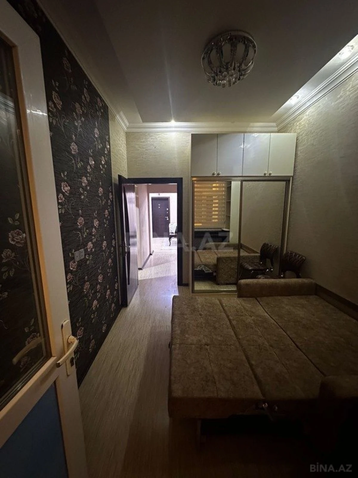 Satılır 2 otaqlı mənzil 68 m²