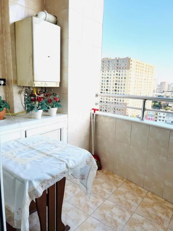 Satılır 4 otaqlı mənzil 155 m²