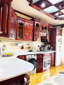 Satılır 4 otaqlı mənzil 155 m²