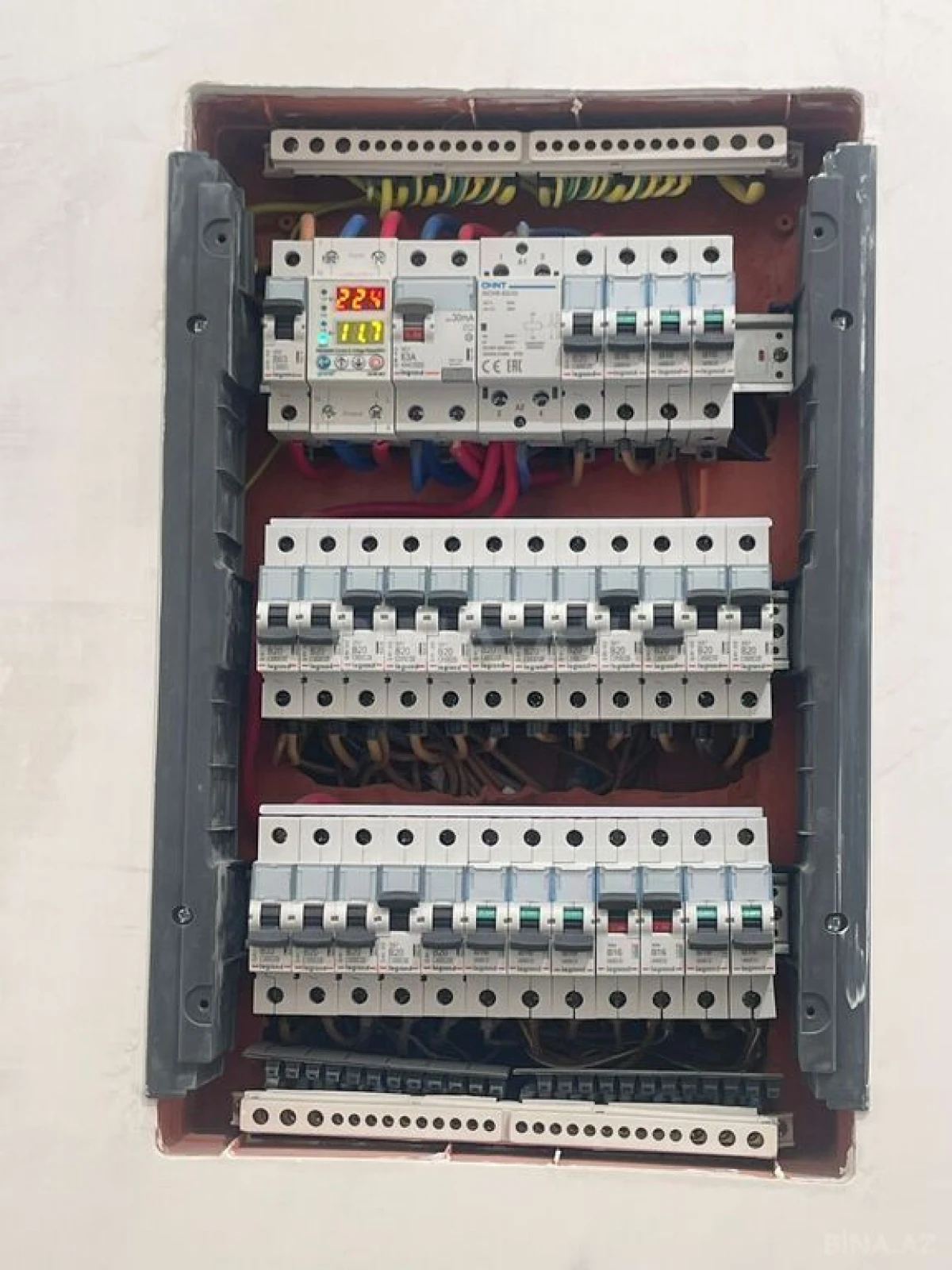 Satılır 4 otaqlı mənzil 232 m²