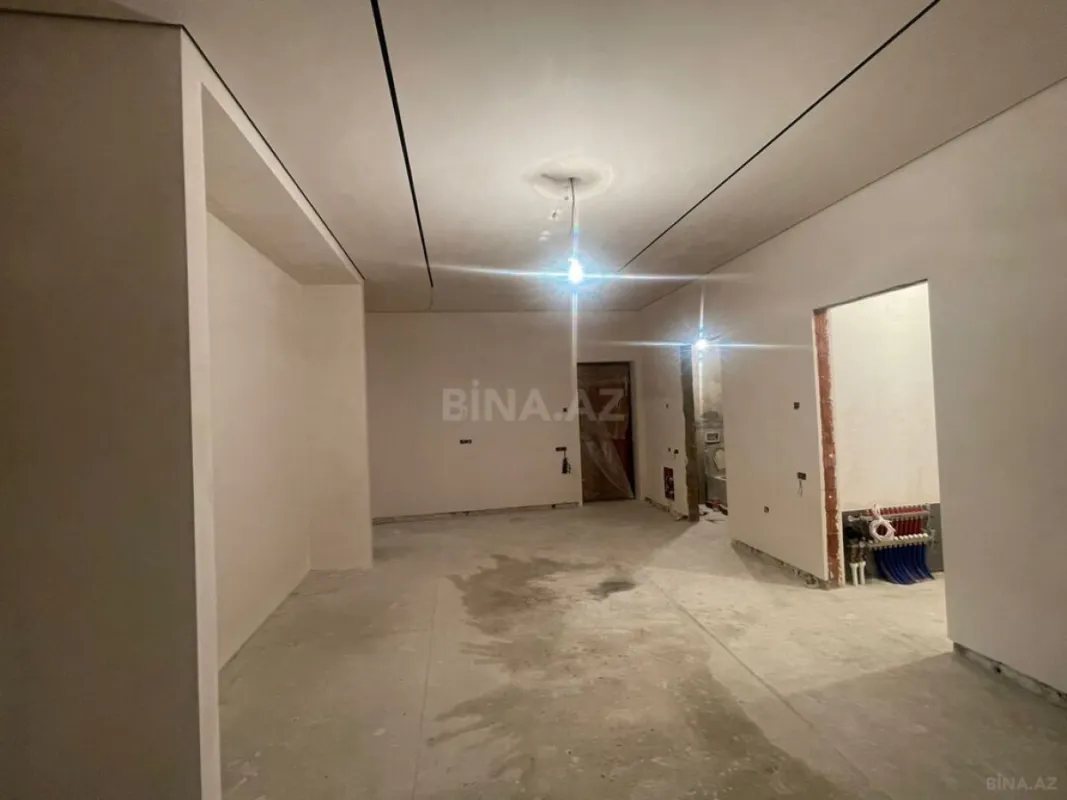 Satılır 4 otaqlı mənzil 232 m²