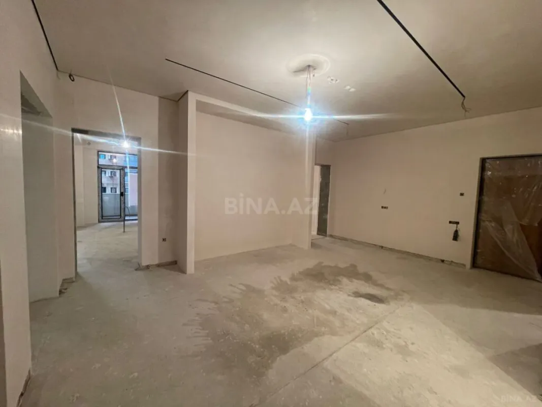 Satılır 4 otaqlı mənzil 232 m²