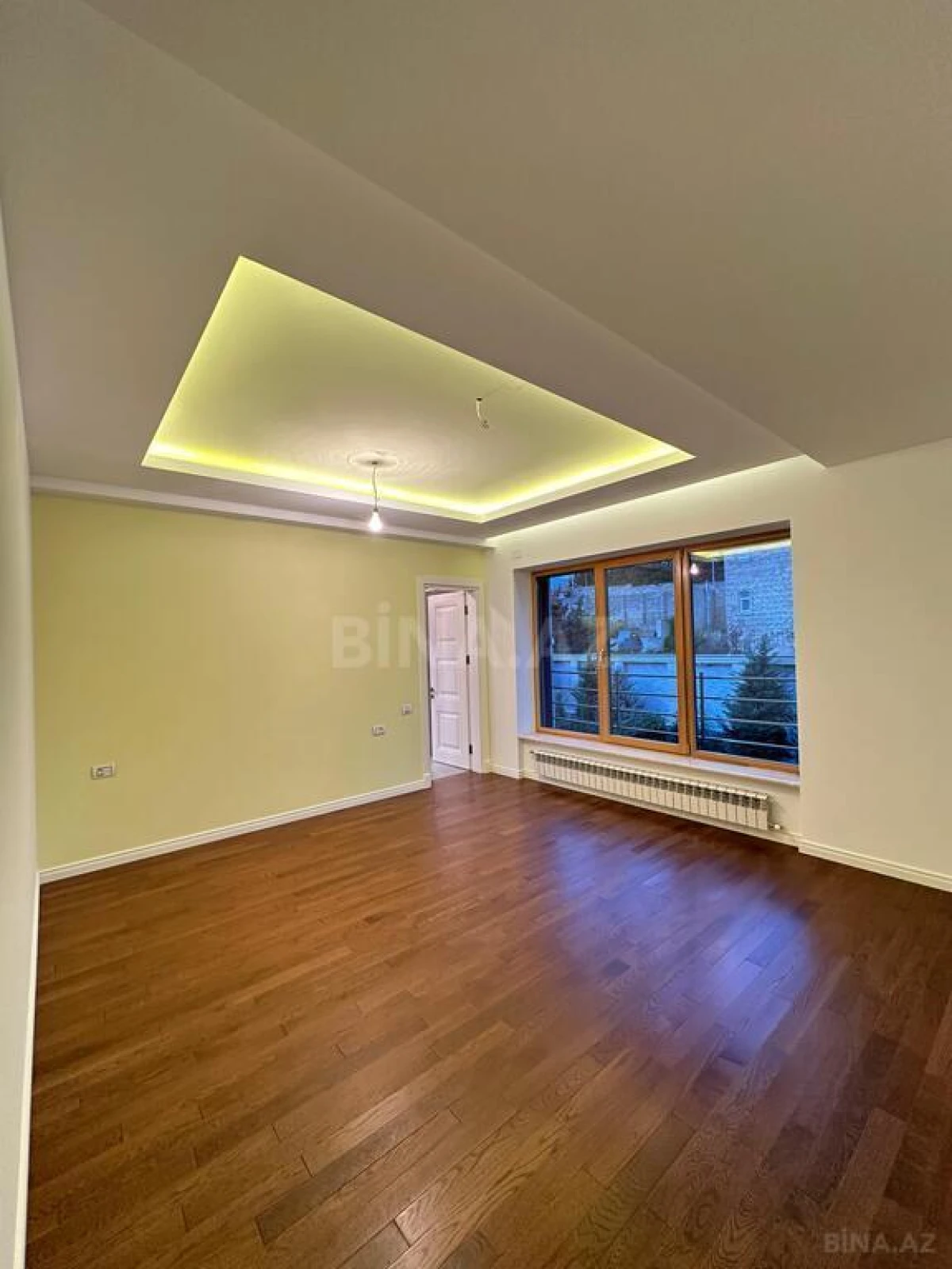Satılır 8 otaqlı həyət evi 700 m²