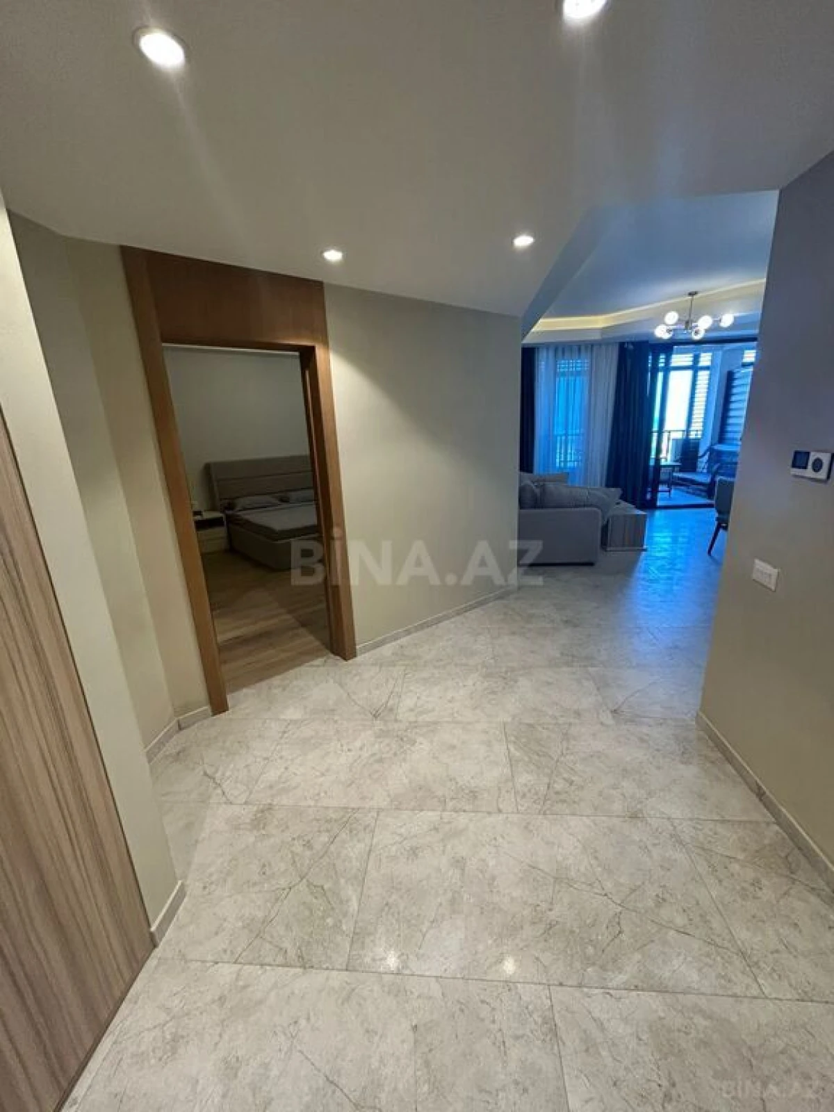 Kirayə verilir 2 otaqlı mənzil 95 m²